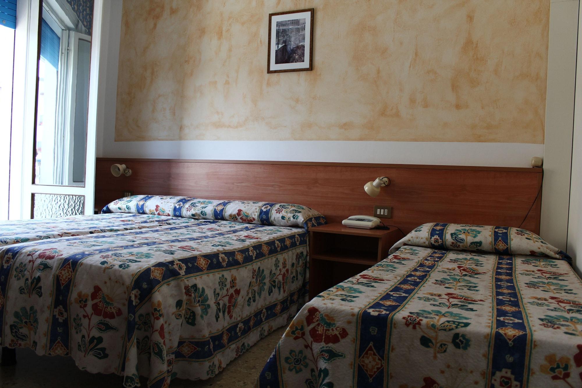 Hotel Azzorre Lido di Jesolo Bagian luar foto