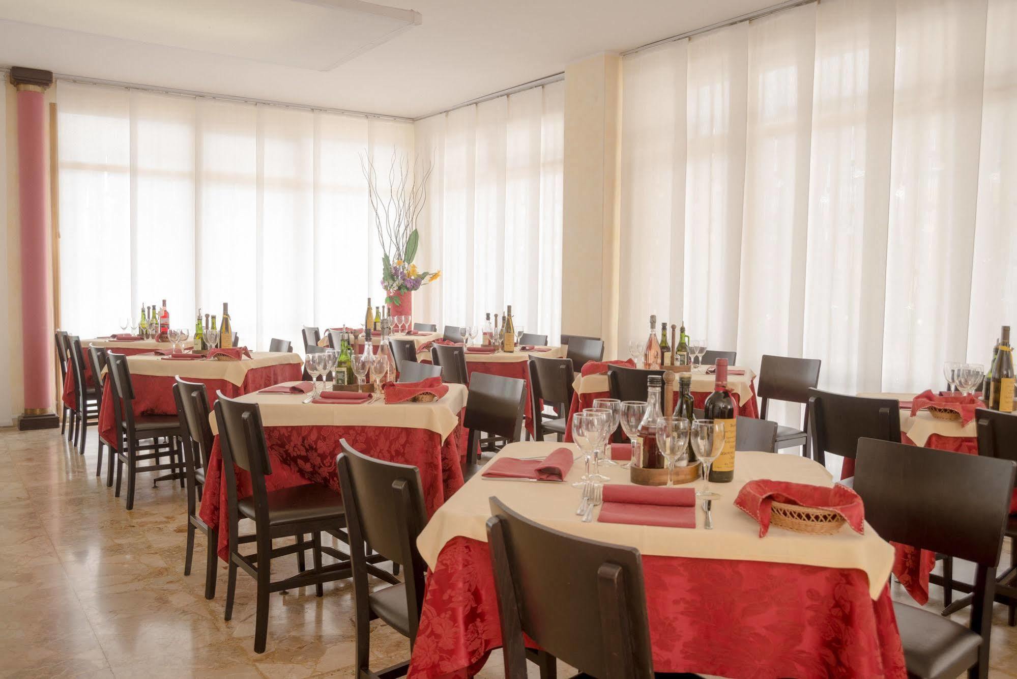 Hotel Azzorre Lido di Jesolo Bagian luar foto